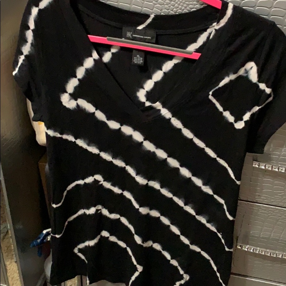 XL International concepts tie-dye